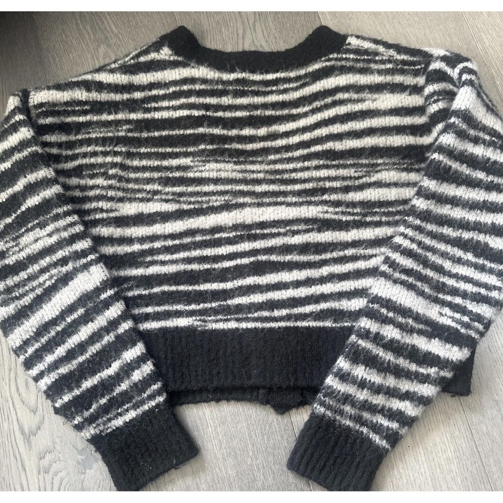 Urban Outfitters Cardigan Wool Sweater Medium Black Zebra Stripe Button CropKnit - Picture 2 of 9